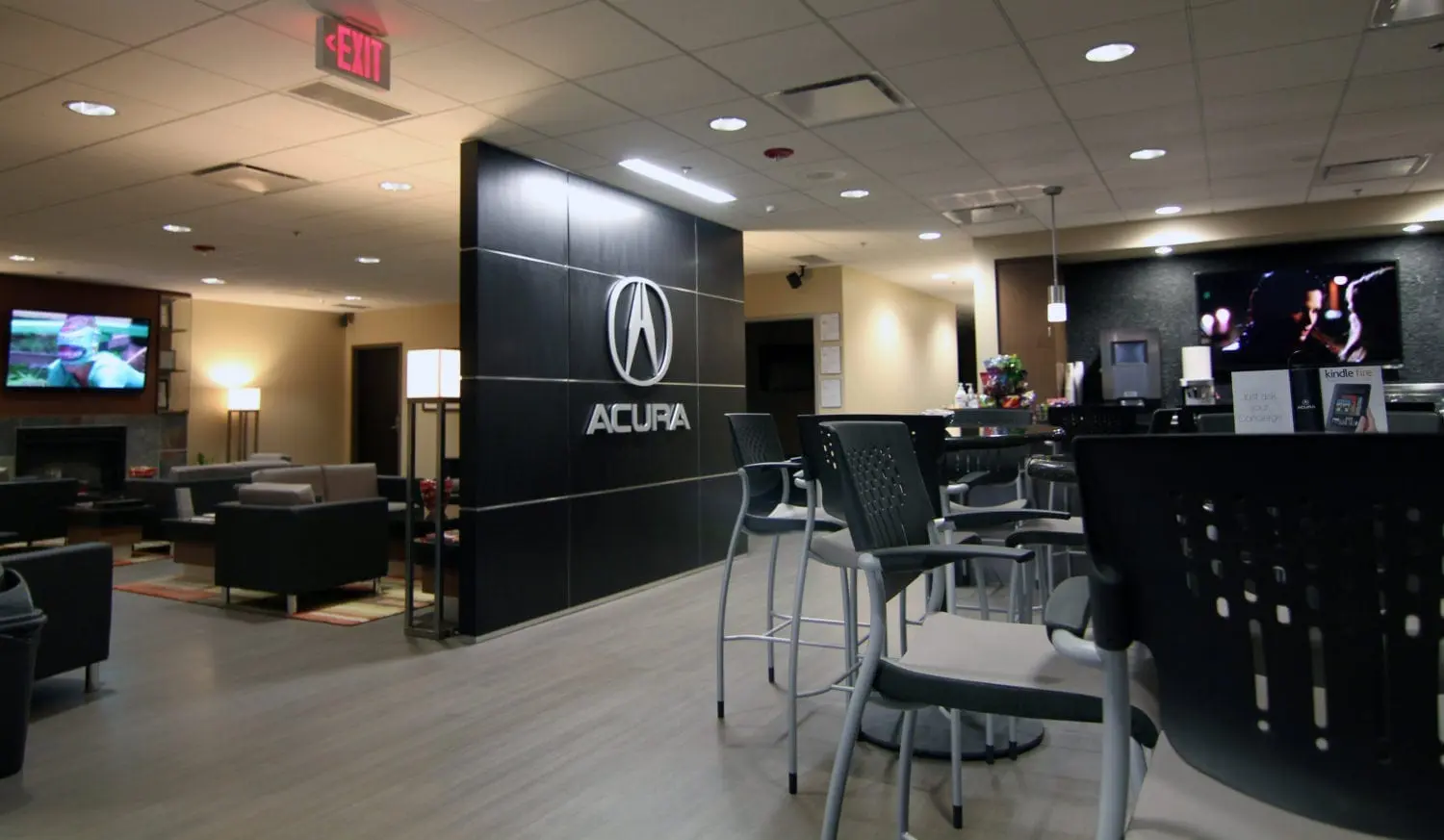 Jay Wolfe Acura Service Lounge